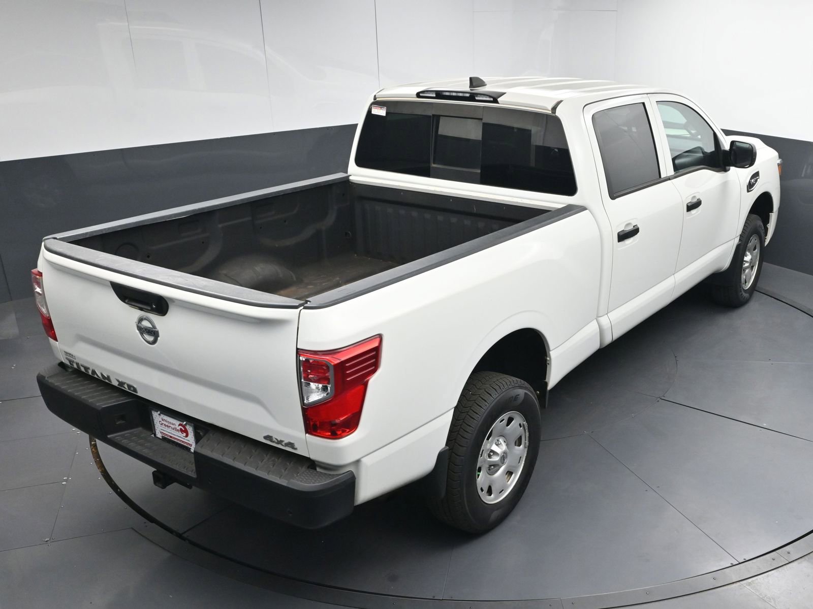 Used 2022 Nissan Titan S image 34