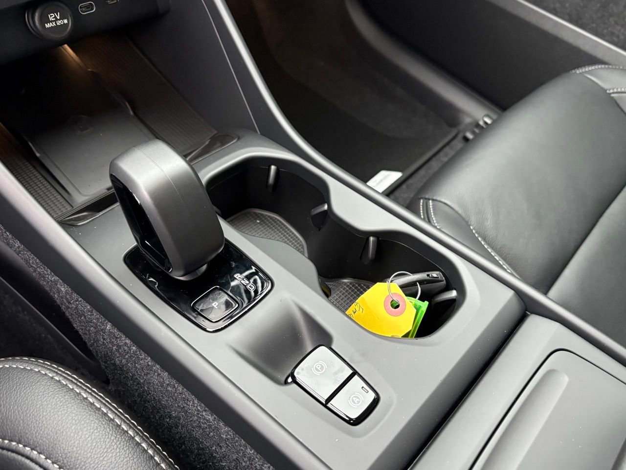 New 2026 Volvo XC40 B4 Core w/ Climate Package image 14