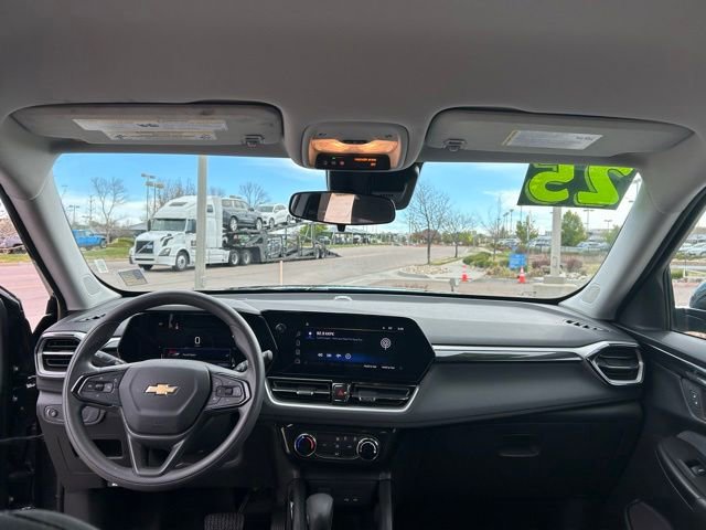 Used 2025 Chevrolet TrailBlazer LT AWD/4WD image 22