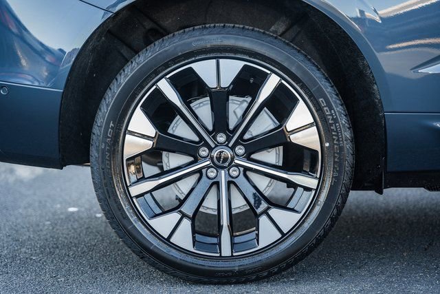 New 2026 Volvo XC60 B5 Plus w/ Climate Package image 19