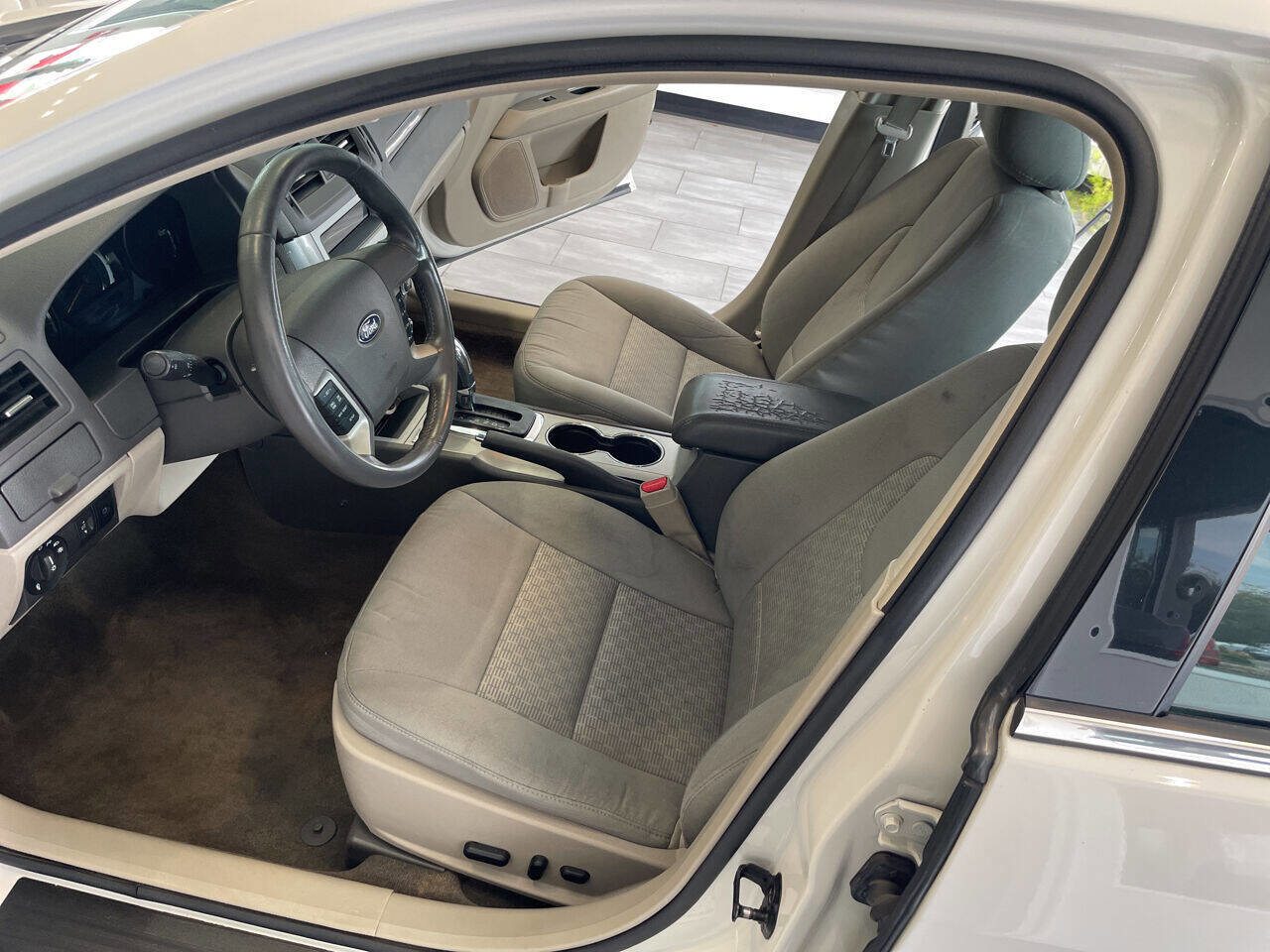 Used 2012 Ford Fusion SEL image 19