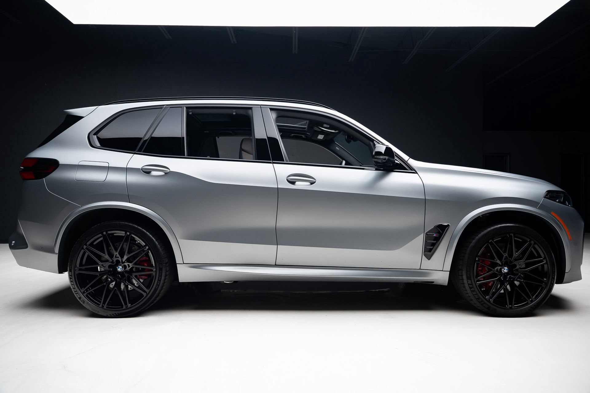 Used 2025 BMW X5 M Competition w/ Executive Package AWD/4WD image 37