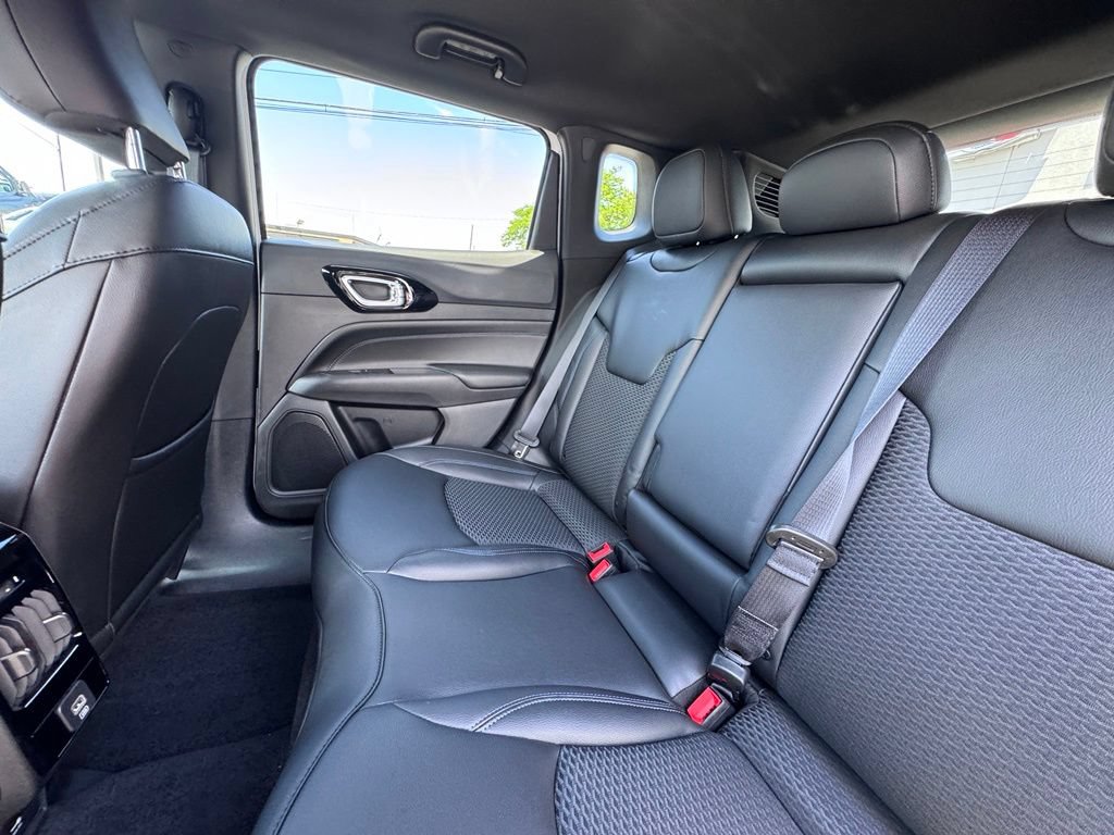 New 2026 Jeep Compass Latitude AWD/4WD image 16