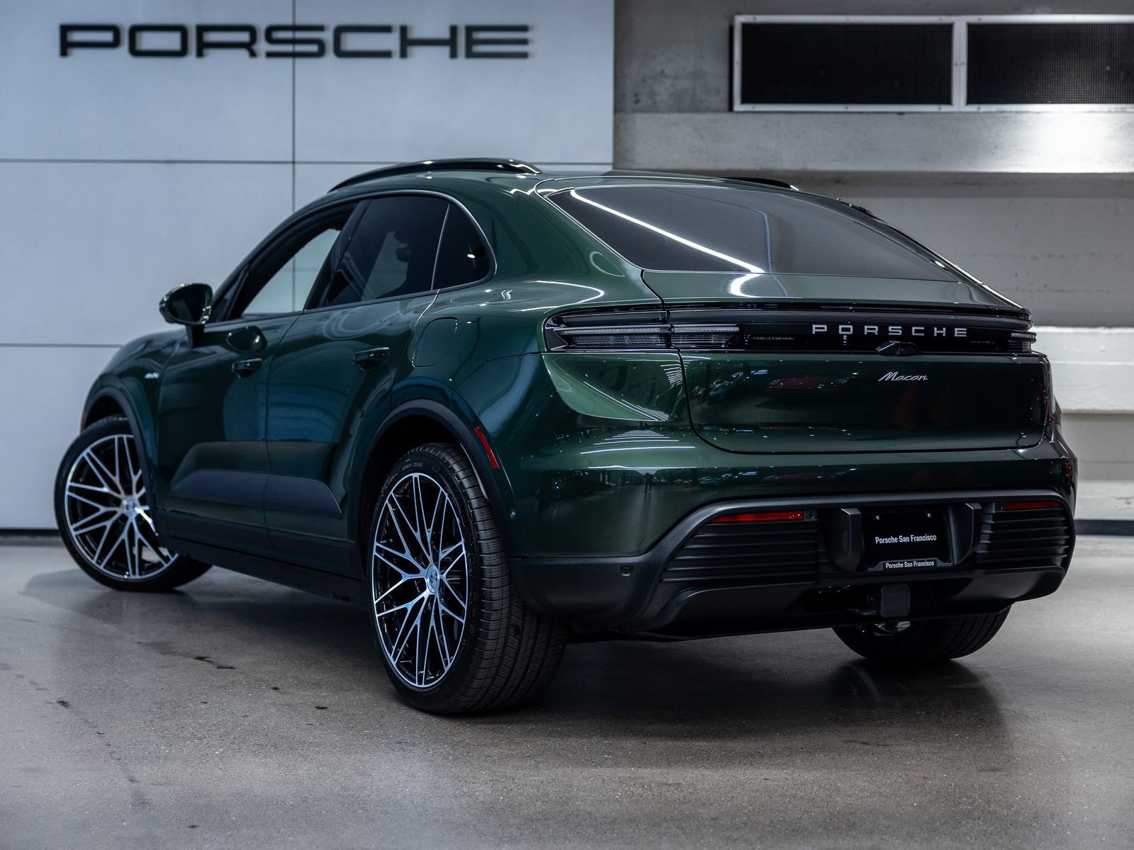 Certified 2025 Porsche Macan Electric RWD image 3