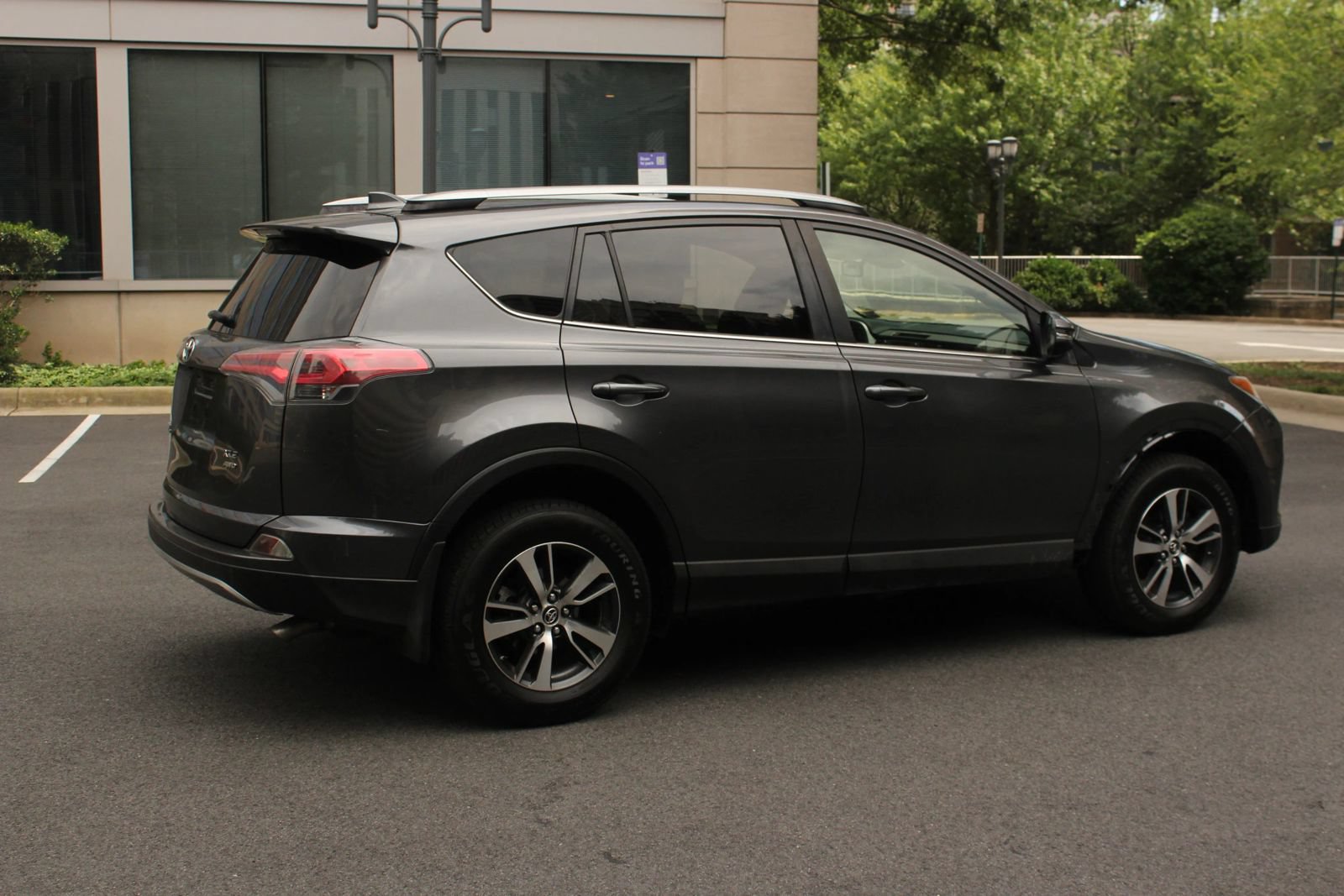 Used 2017 Toyota RAV4 XLE w/ All Weather Liner Package AWD/4WD image 7
