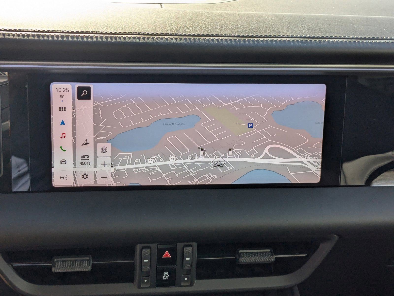 Certified 2024 Porsche Macan 4 Electric image 16