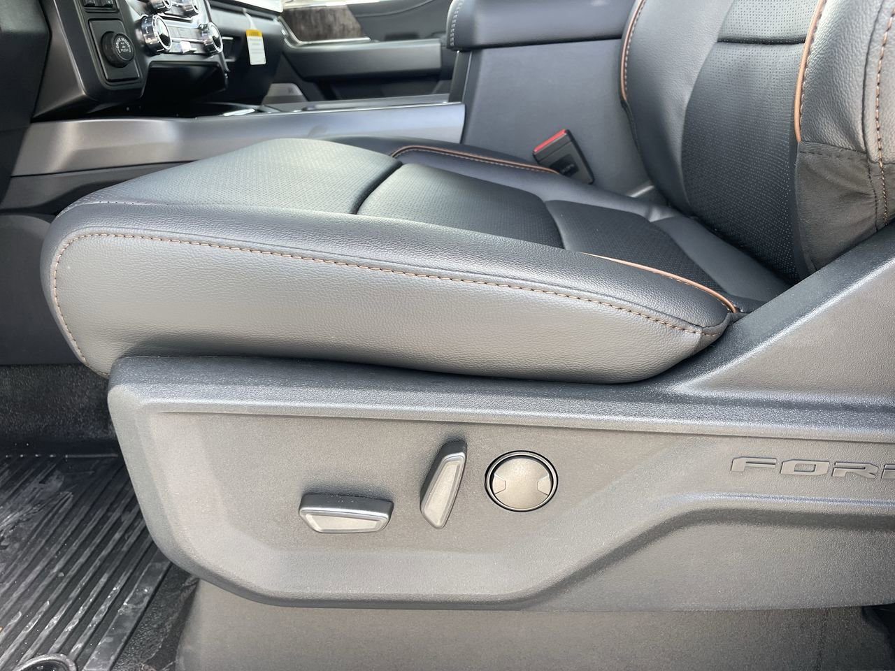 New 2026 Ford F350 Lariat image 19