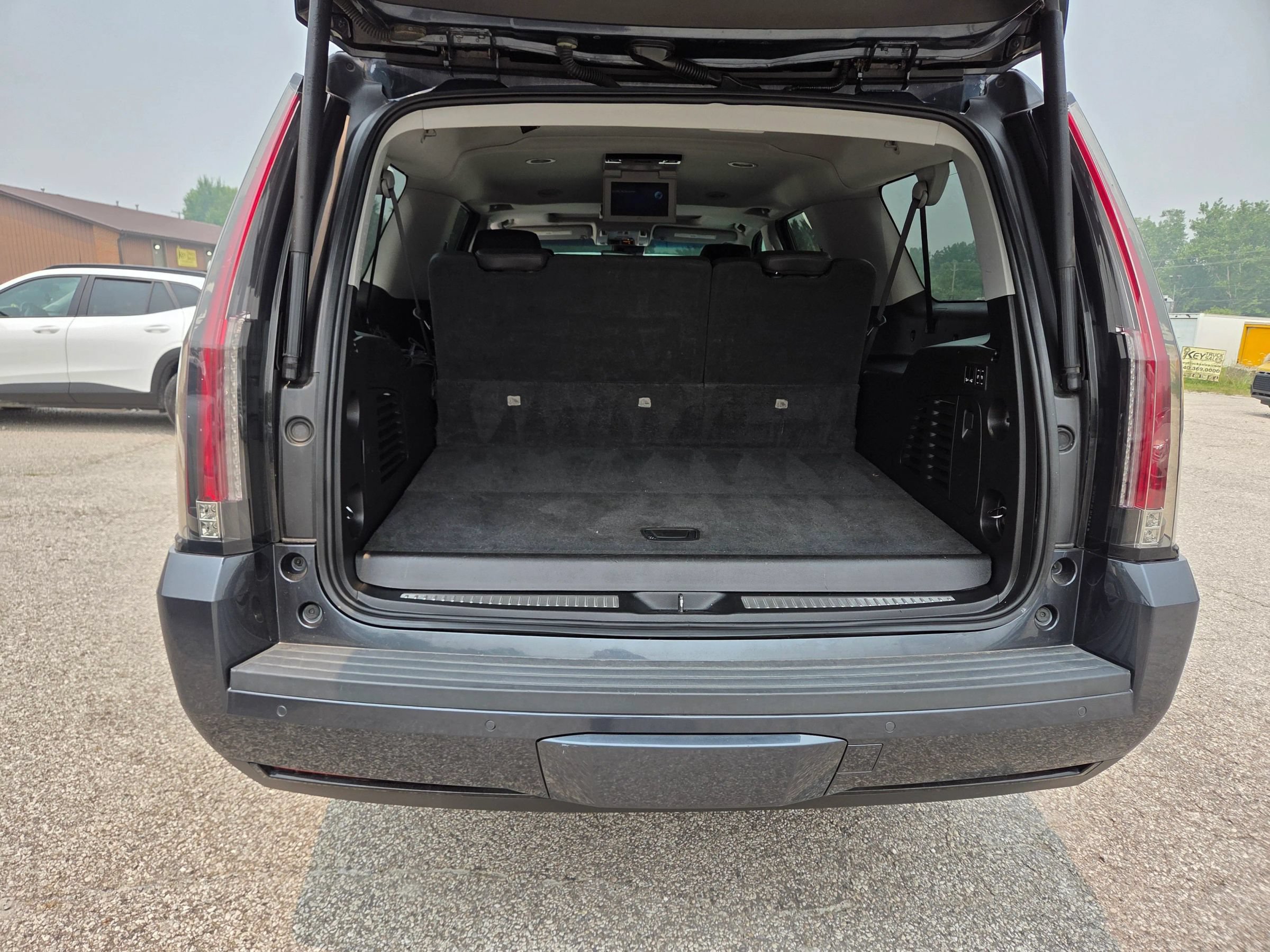 Used 2019 Cadillac Escalade ESV Luxury AWD/4WD image 20
