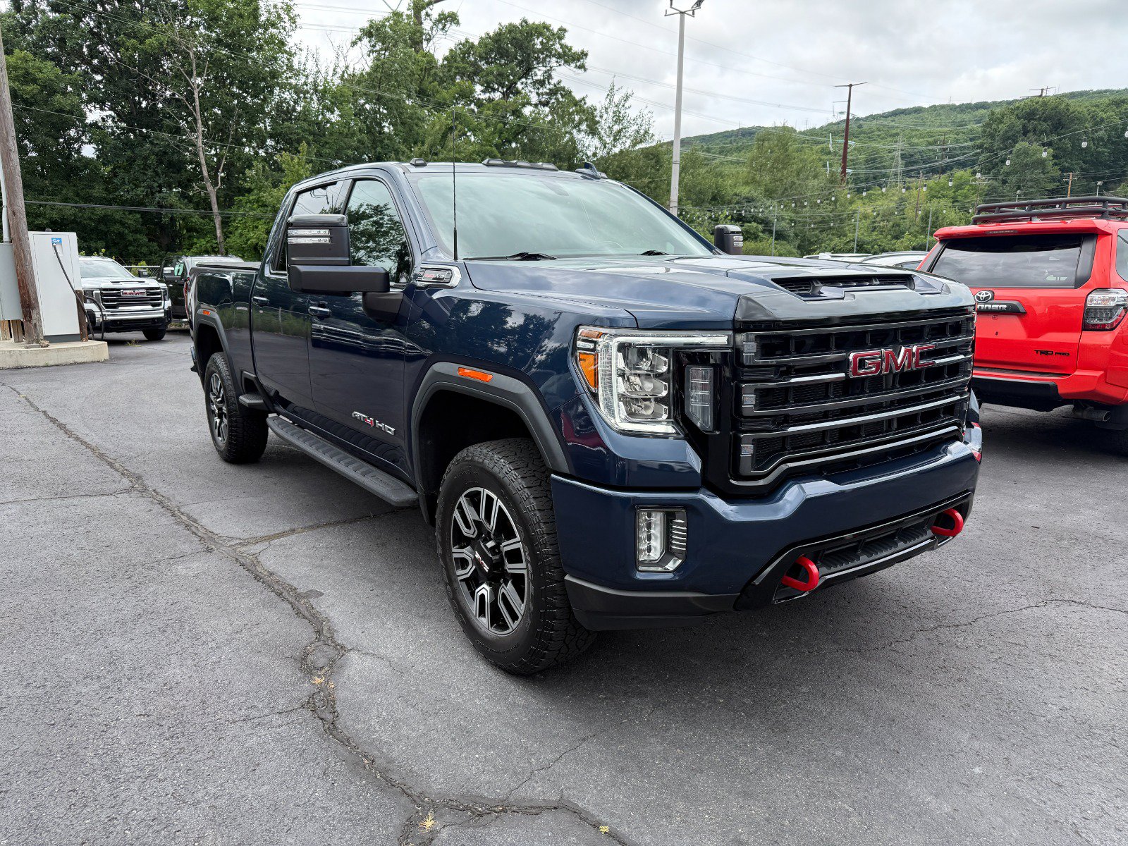 Used 2022 GMC Sierra 2500 AT4 w/ Snow Plow Prep/Camper Package AWD/4WD image 7