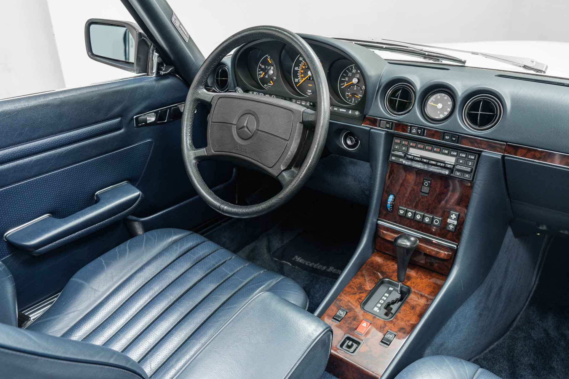 Used 1987 Mercedes-Benz 560 SL image 29