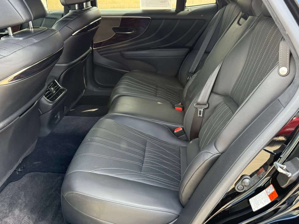 Used 2019 Lexus LS 500 w/ Luxury Package RWD image 32