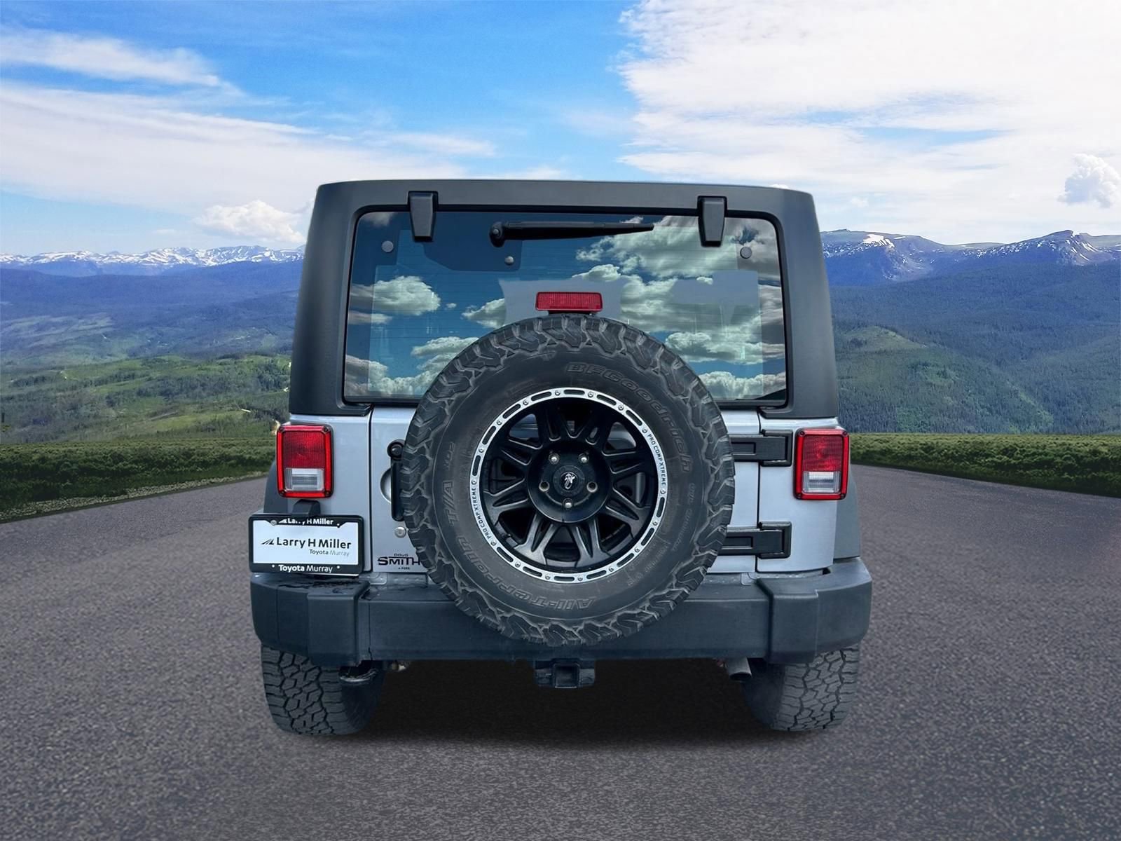 Used 2016 Jeep Wrangler Unlimited Sport w/ Connectivity Group image 4