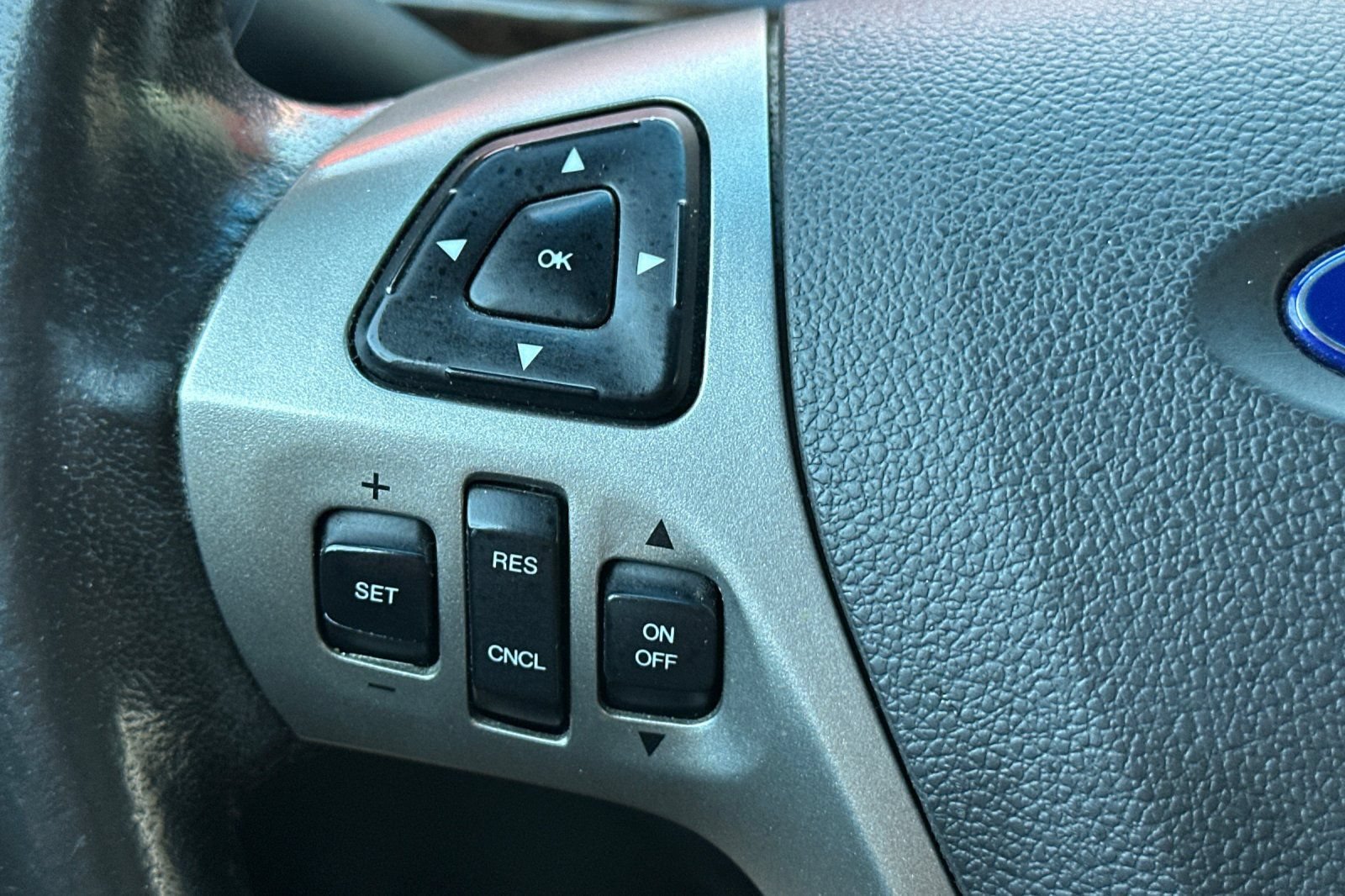 Used 2014 Ford Taurus Limited FWD image 25