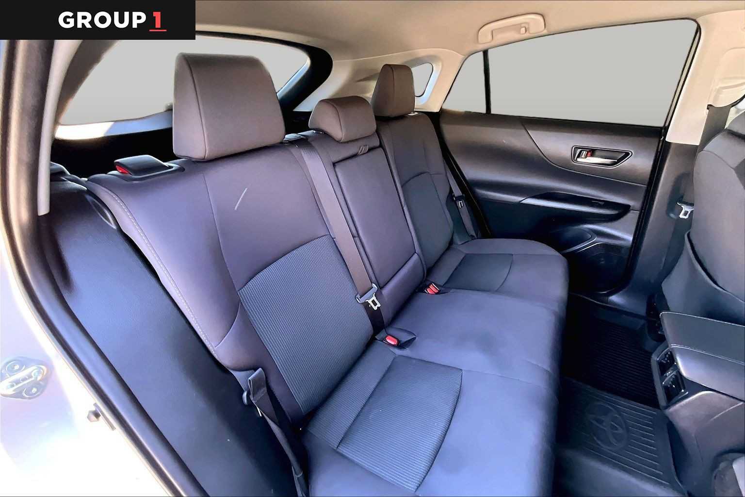 Used 2023 Toyota Venza LE AWD/4WD image 19