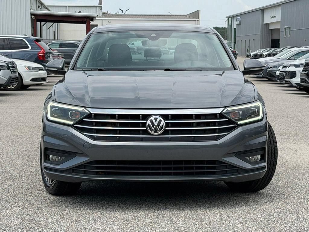 Used 2021 Volkswagen Jetta SEL Premium FWD image 2