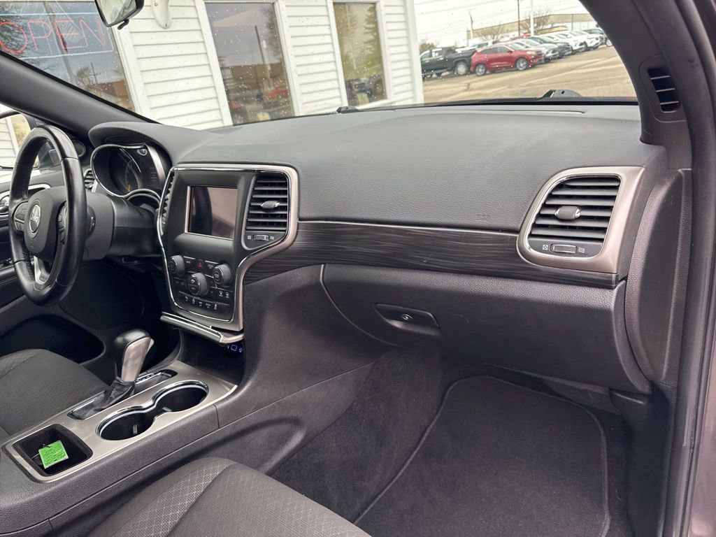 Used 2021 Jeep Grand Cherokee Laredo image 46