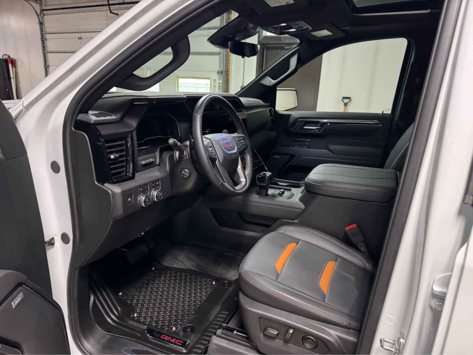 Certified 2025 GMC Sierra 1500 AT4 w/ AT4 Premium Package image 16