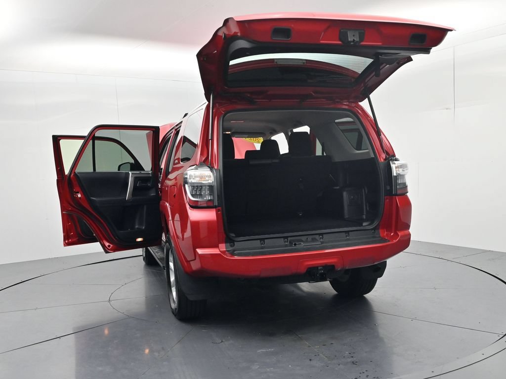 Used 2024 Toyota 4Runner SR5 AWD/4WD image 61