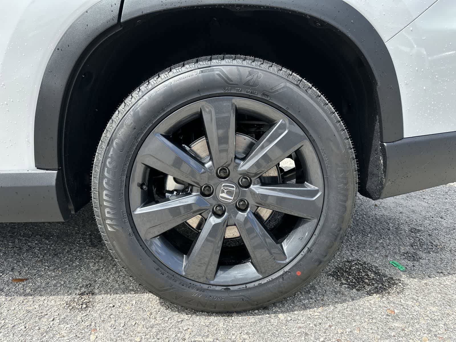 New 2026 Honda Pilot Sport image 5