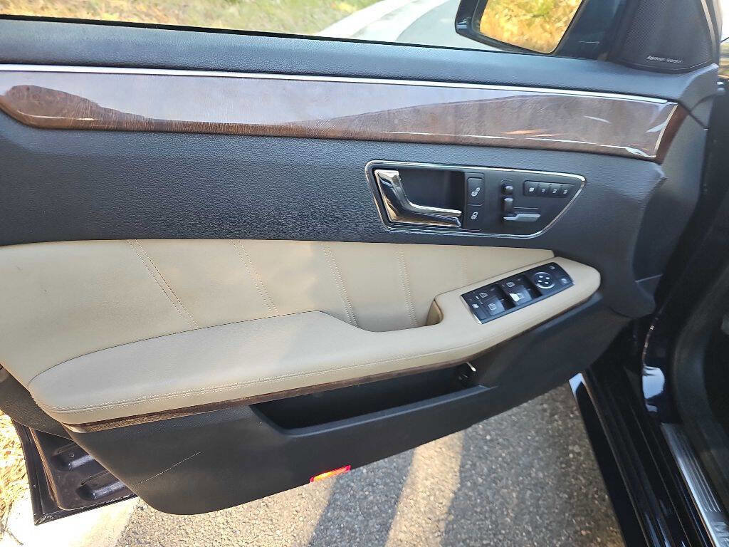Used 2011 Mercedes-Benz E 350 4MATIC Sedan image 12