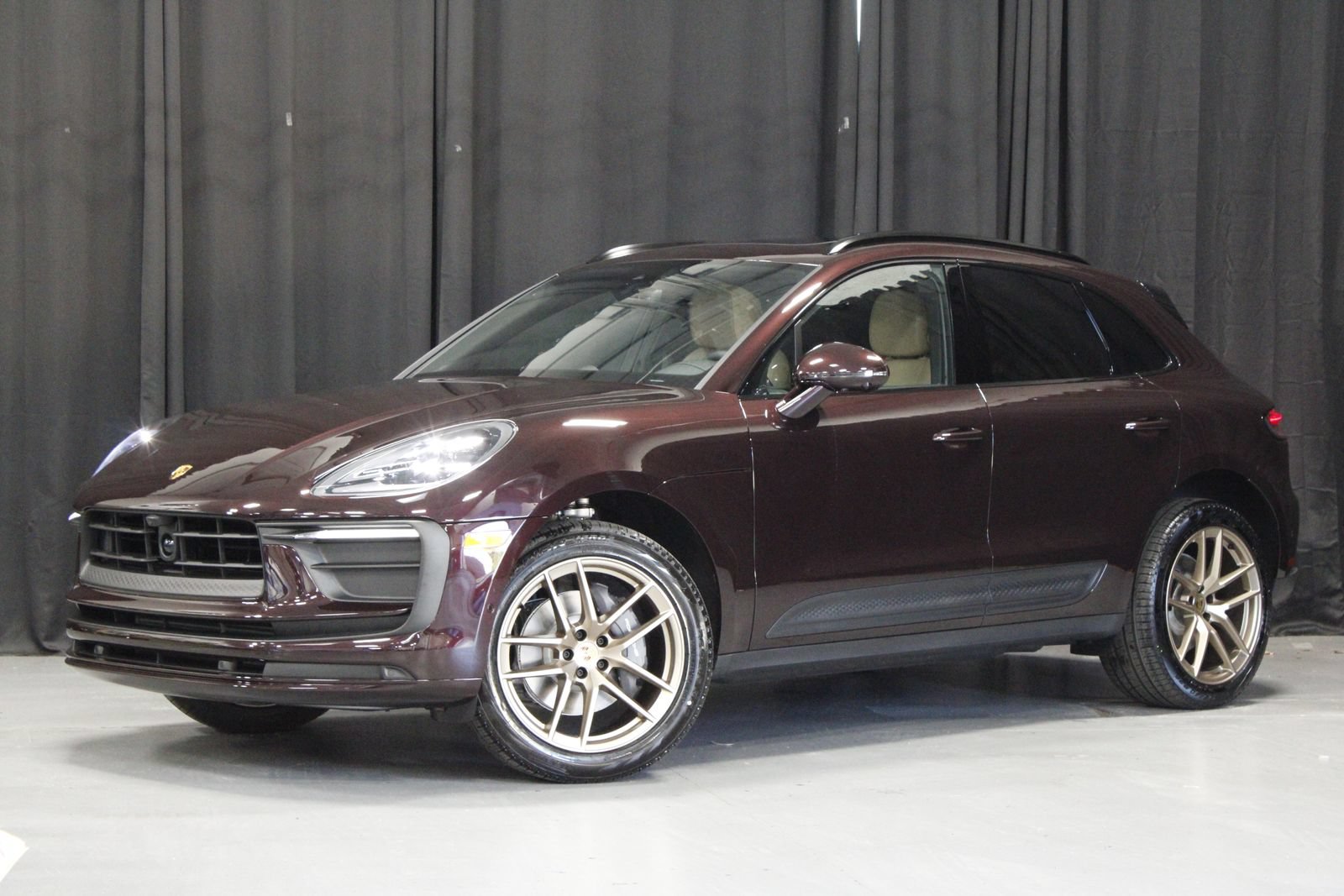 New 2026 Porsche Macan AWD/4WD image 1