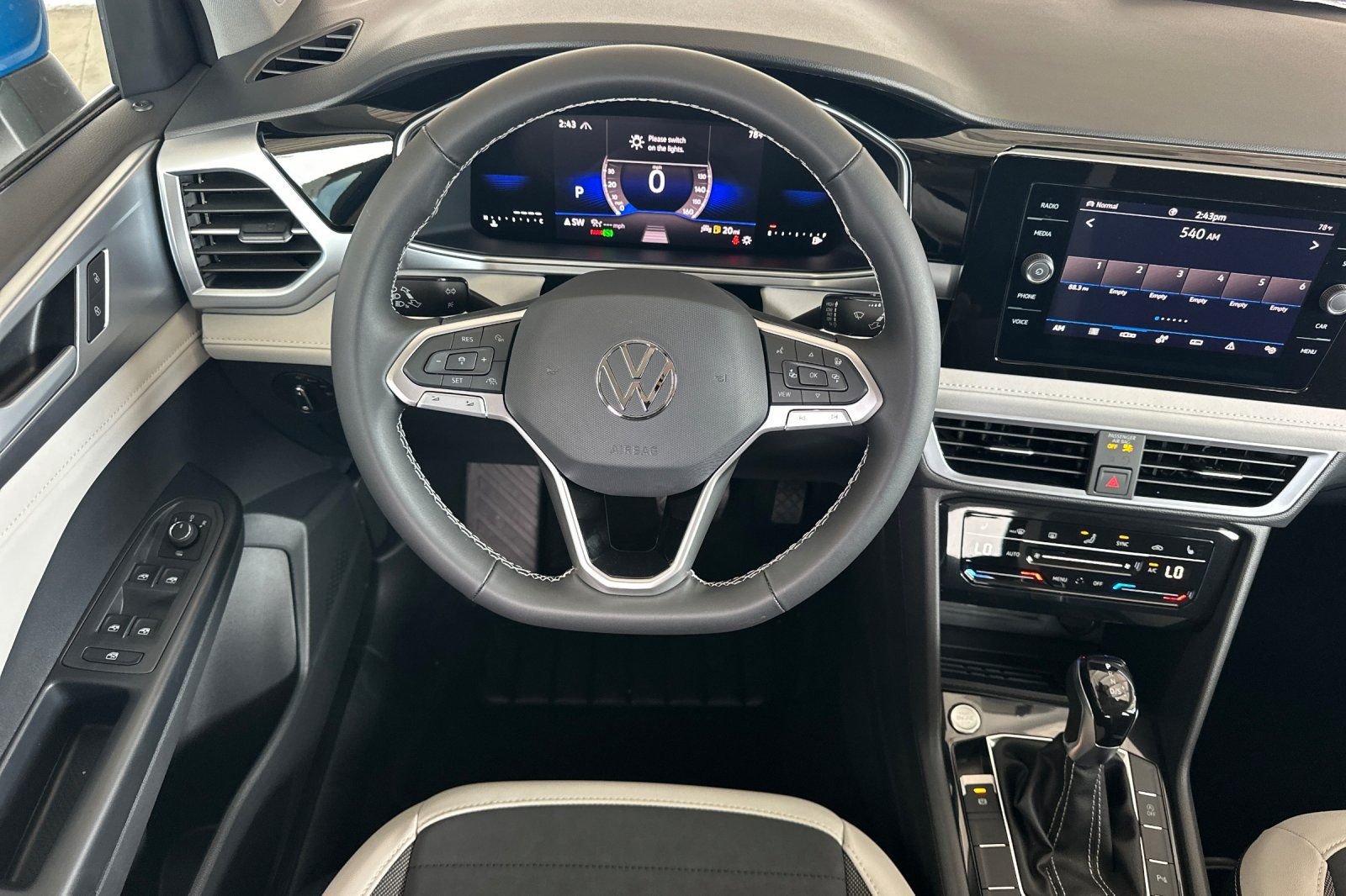 New 2026 Volkswagen Taos SE AWD/4WD image 14
