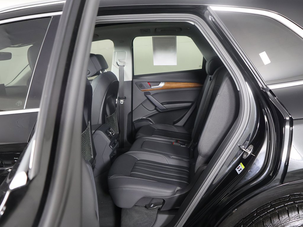 Used 2023 Audi Q5 2.0T Premium w/ Convenience Package image 30