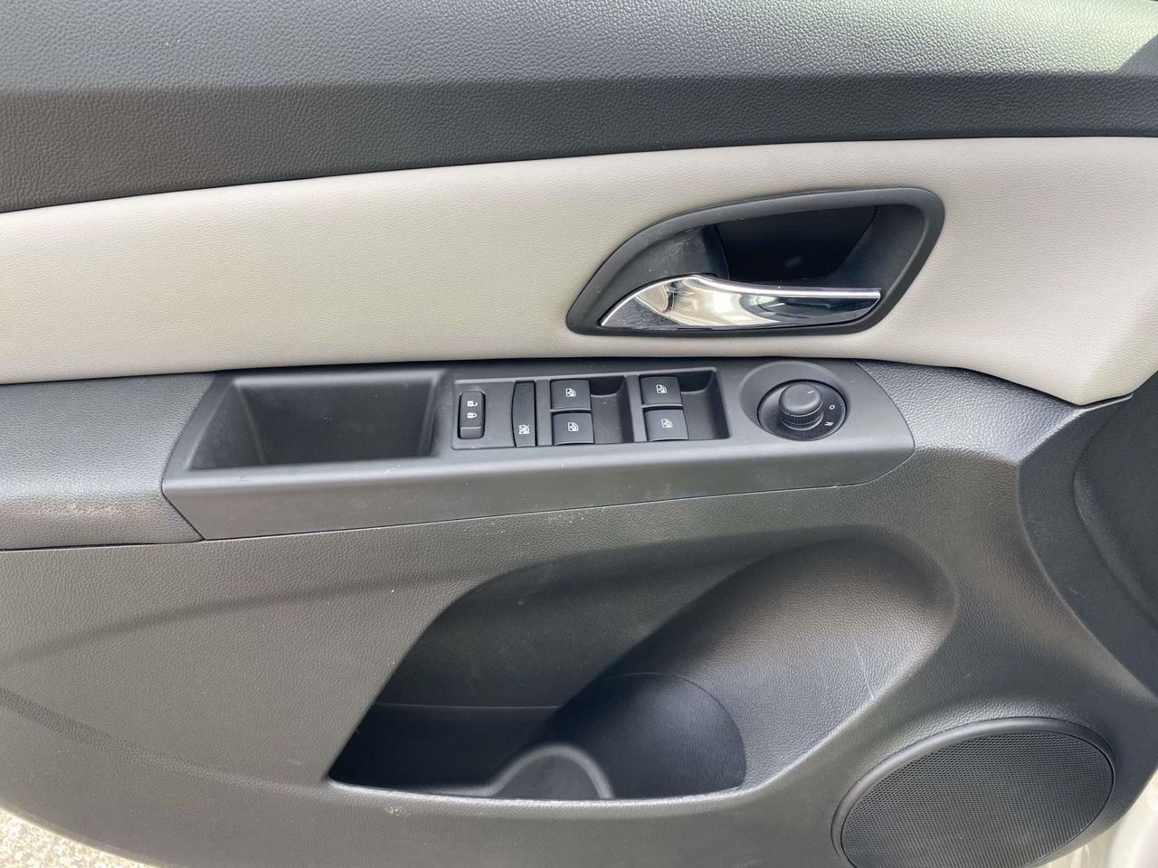 Used 2015 Chevrolet Cruze LT FWD image 15
