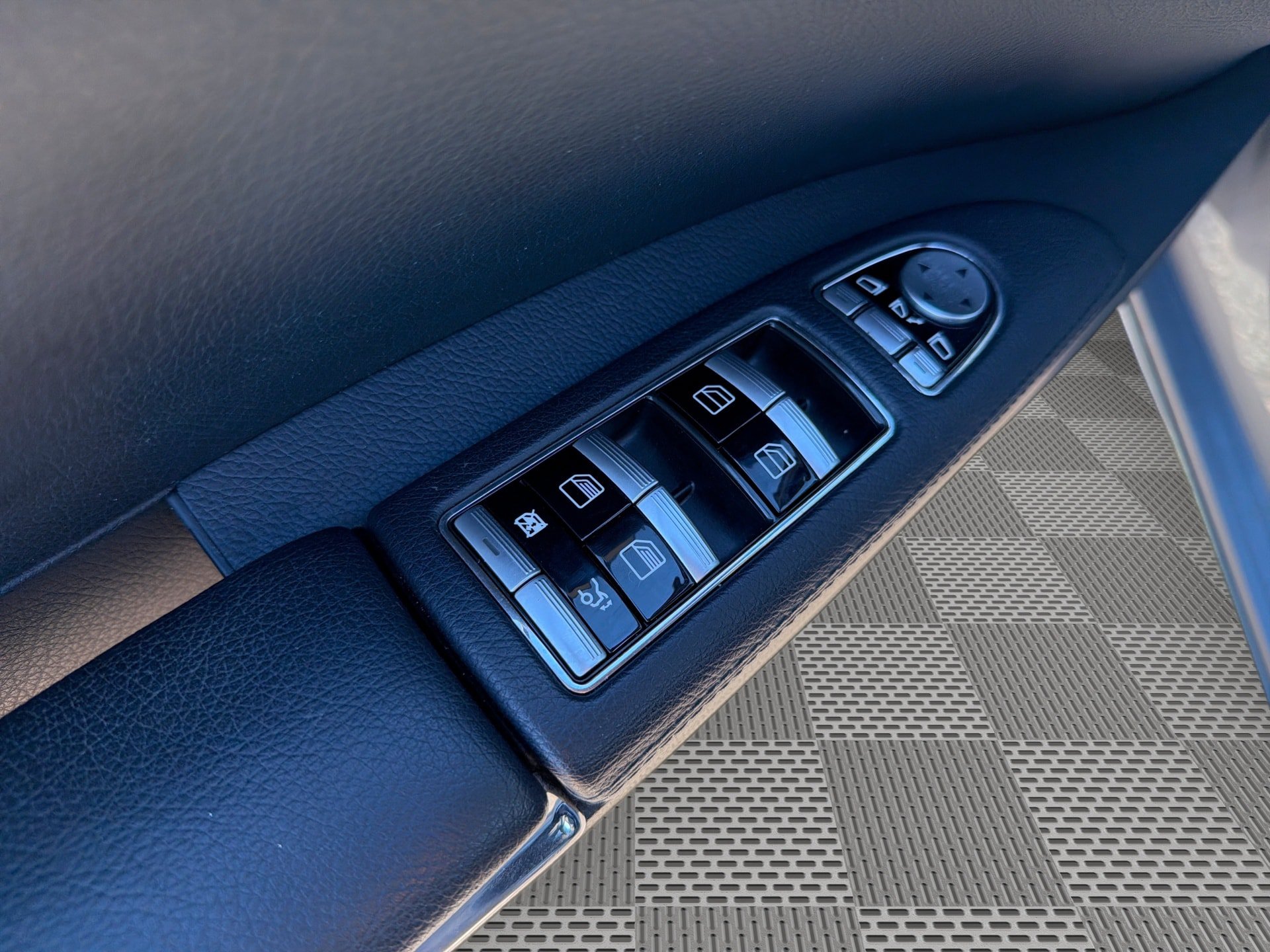 Used 2013 Mercedes-Benz S 550 4MATIC image 15