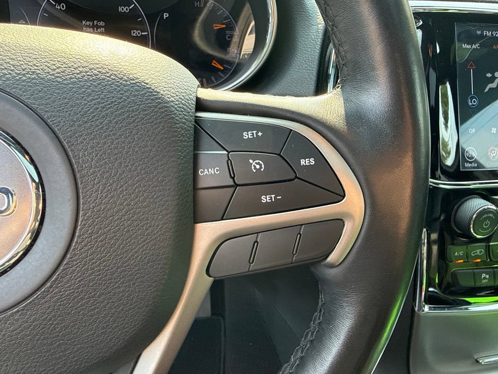 Used 2020 Jeep Grand Cherokee Limited AWD/4WD image 28