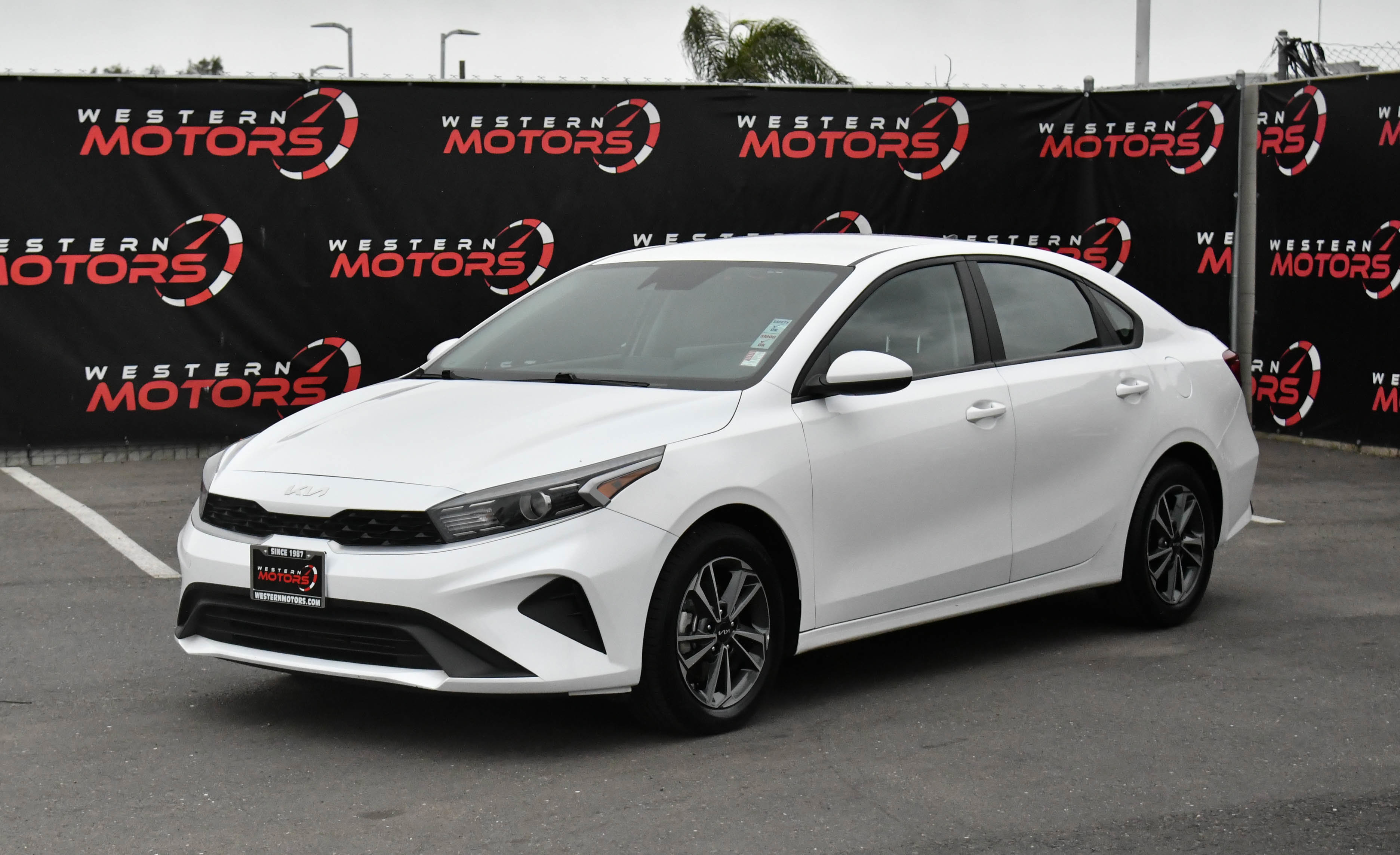 Used 2024 Kia Forte LXS image 3