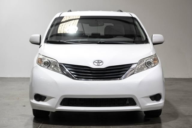 Used 2011 Toyota Sienna LE FWD image 8