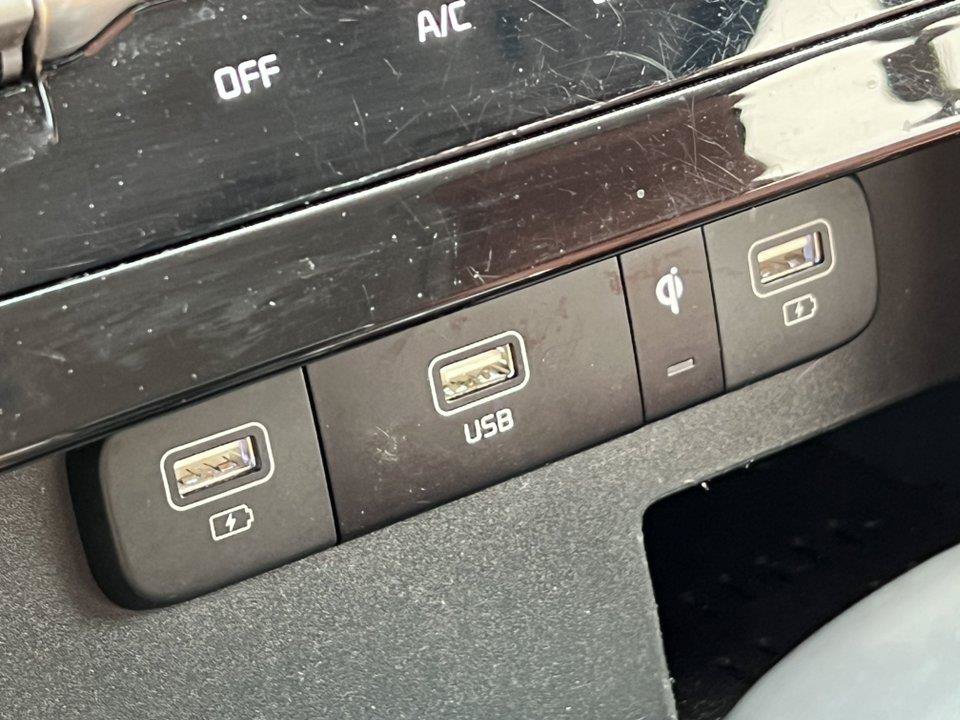 Used 2023 Kia Carnival SX FWD image 25