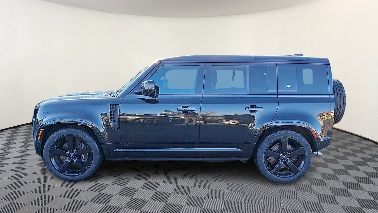 Certified 2023 Land Rover Defender 110 Carpathian Edition image 5