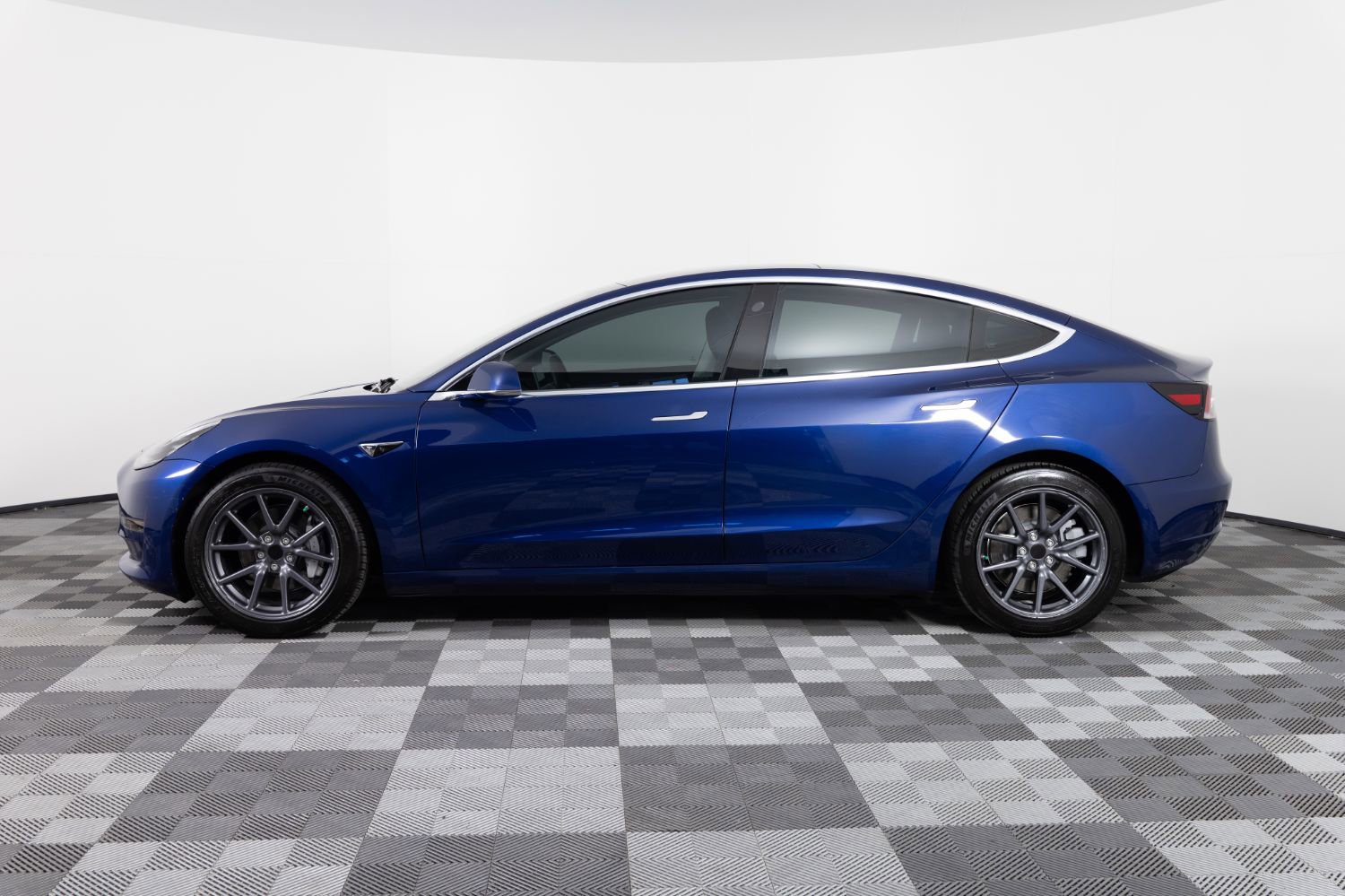 Used 2019 Tesla Model 3 Long Range image 3
