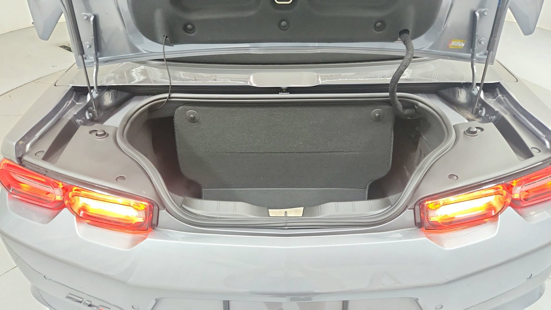 Used 2022 Chevrolet Camaro ZL1 RWD image 22