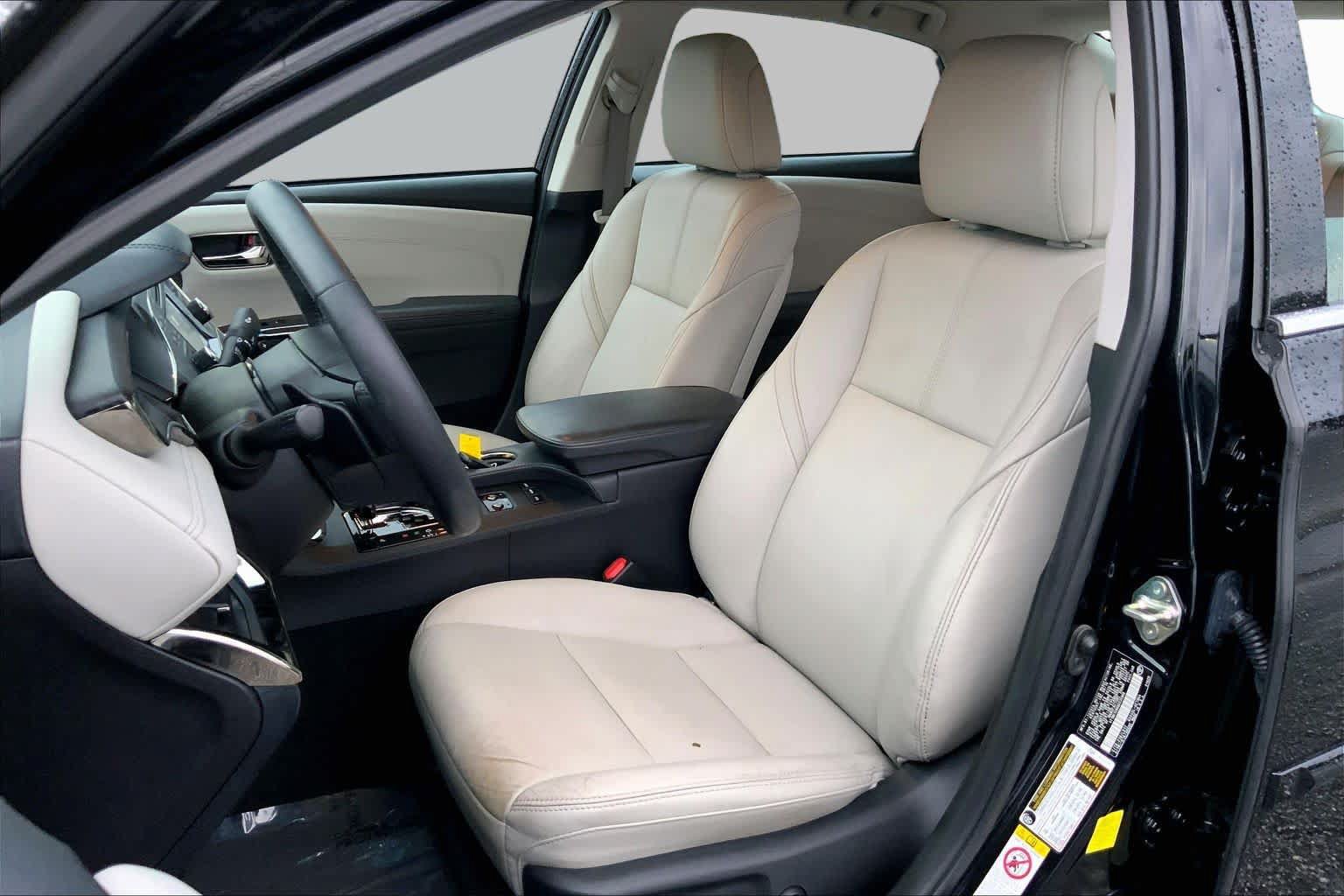 Used 2016 Toyota Avalon XLE FWD image 8