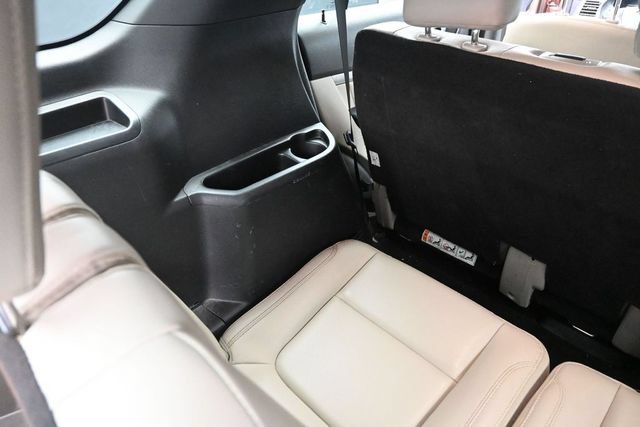 Used 2018 Ford Explorer XLT w/ Equipment Group 202A AWD/4WD image 36