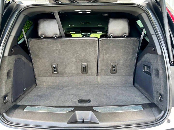 Used 2021 Cadillac Escalade Luxury image 18
