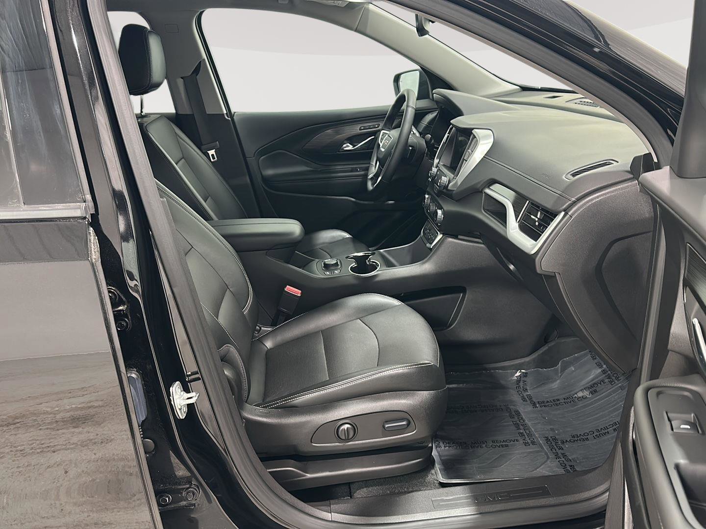 Used 2024 GMC Terrain SLT w/ LPO, Floor Liner Package image 23