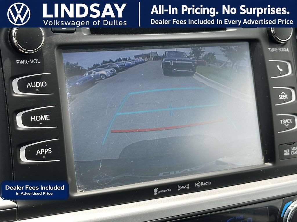 Used 2018 Toyota Highlander SE w/ Carpet Mat Package (TMS) AWD/4WD image 19