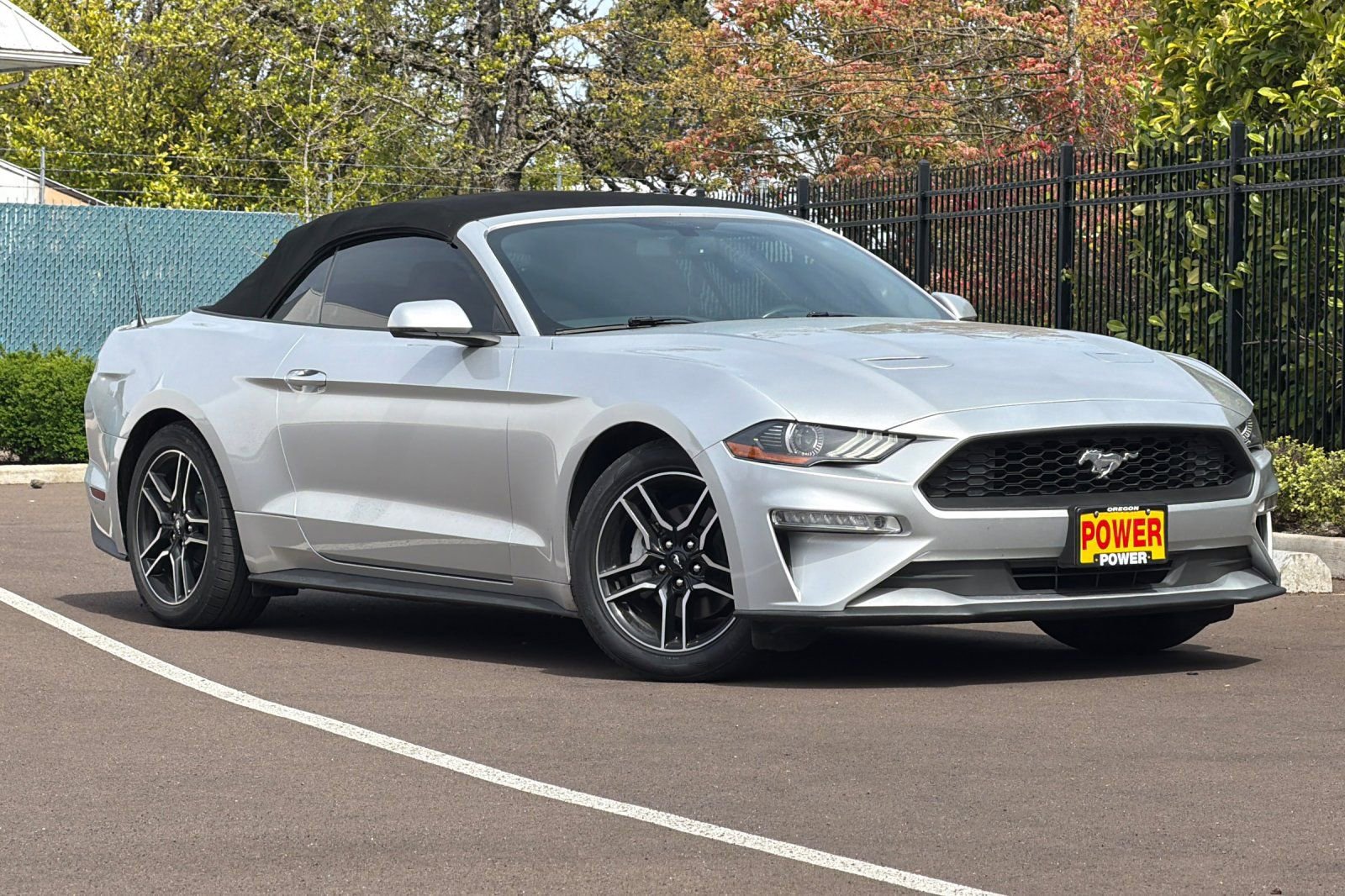 Used 2018 Ford Mustang Premium RWD image 2