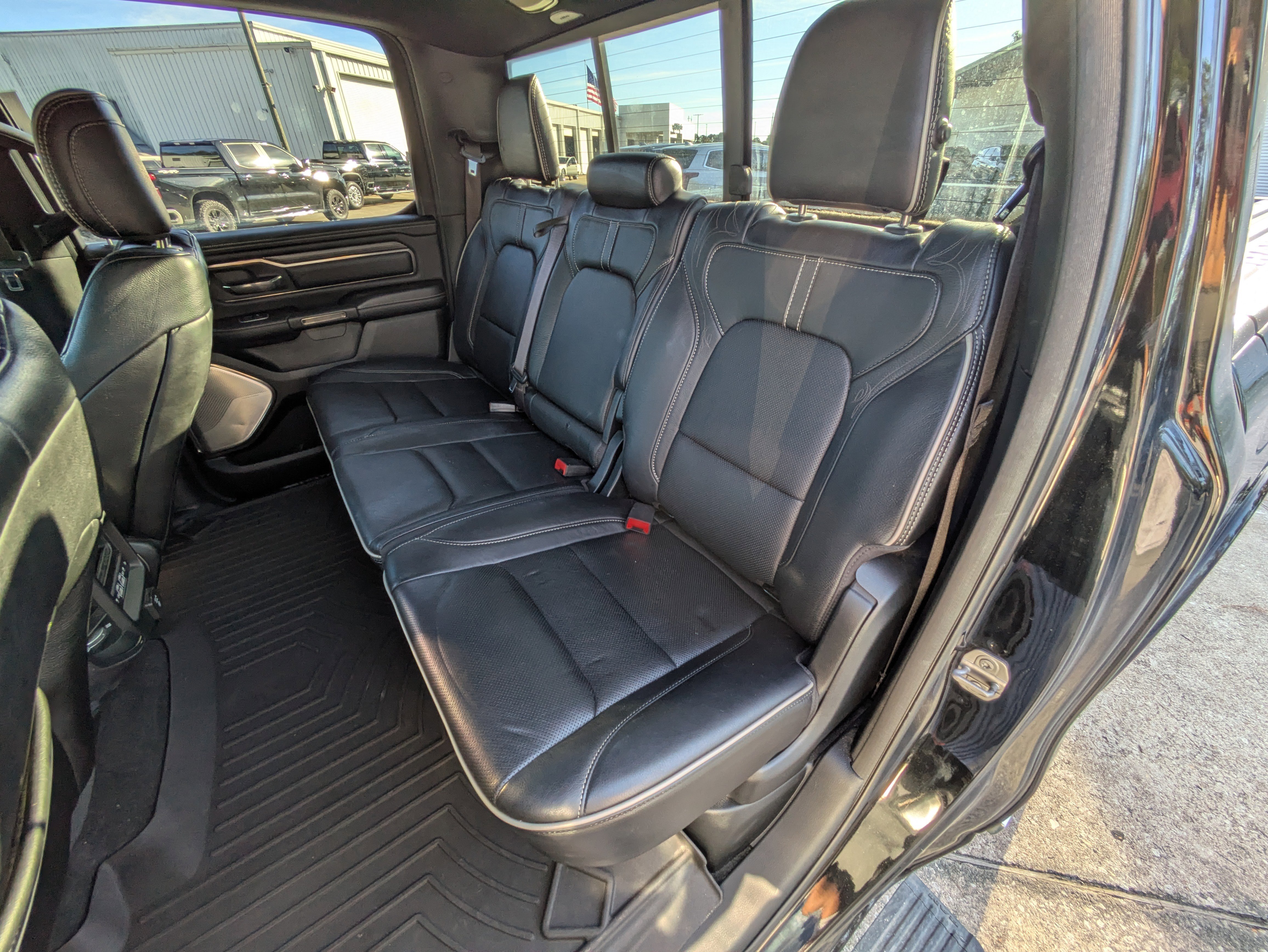 Used 2021 RAM 1500 Limited image 7