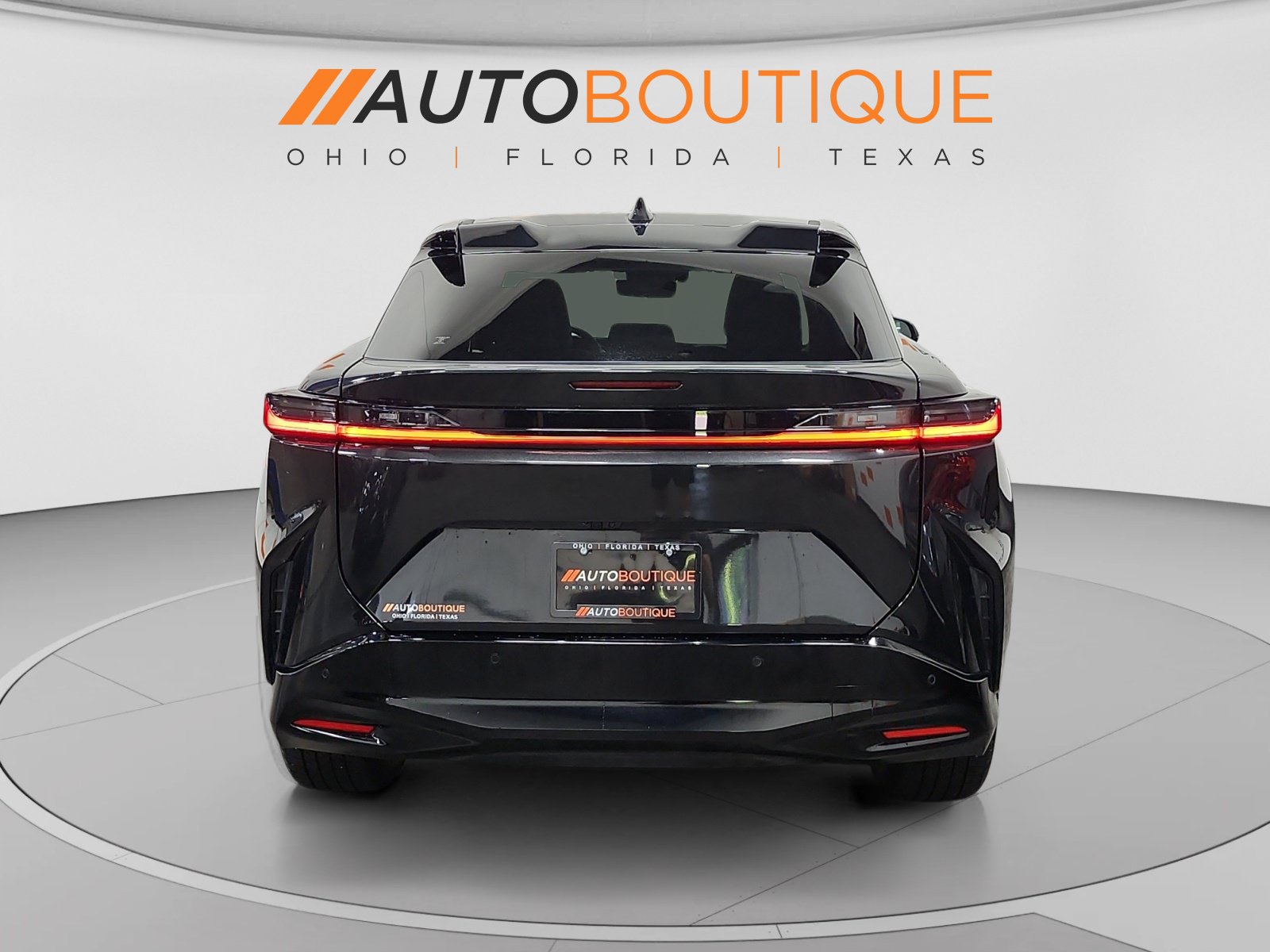 Used 2023 Lexus RZ 450e Premium w/ Accessory Package (2T) AWD/4WD image 4