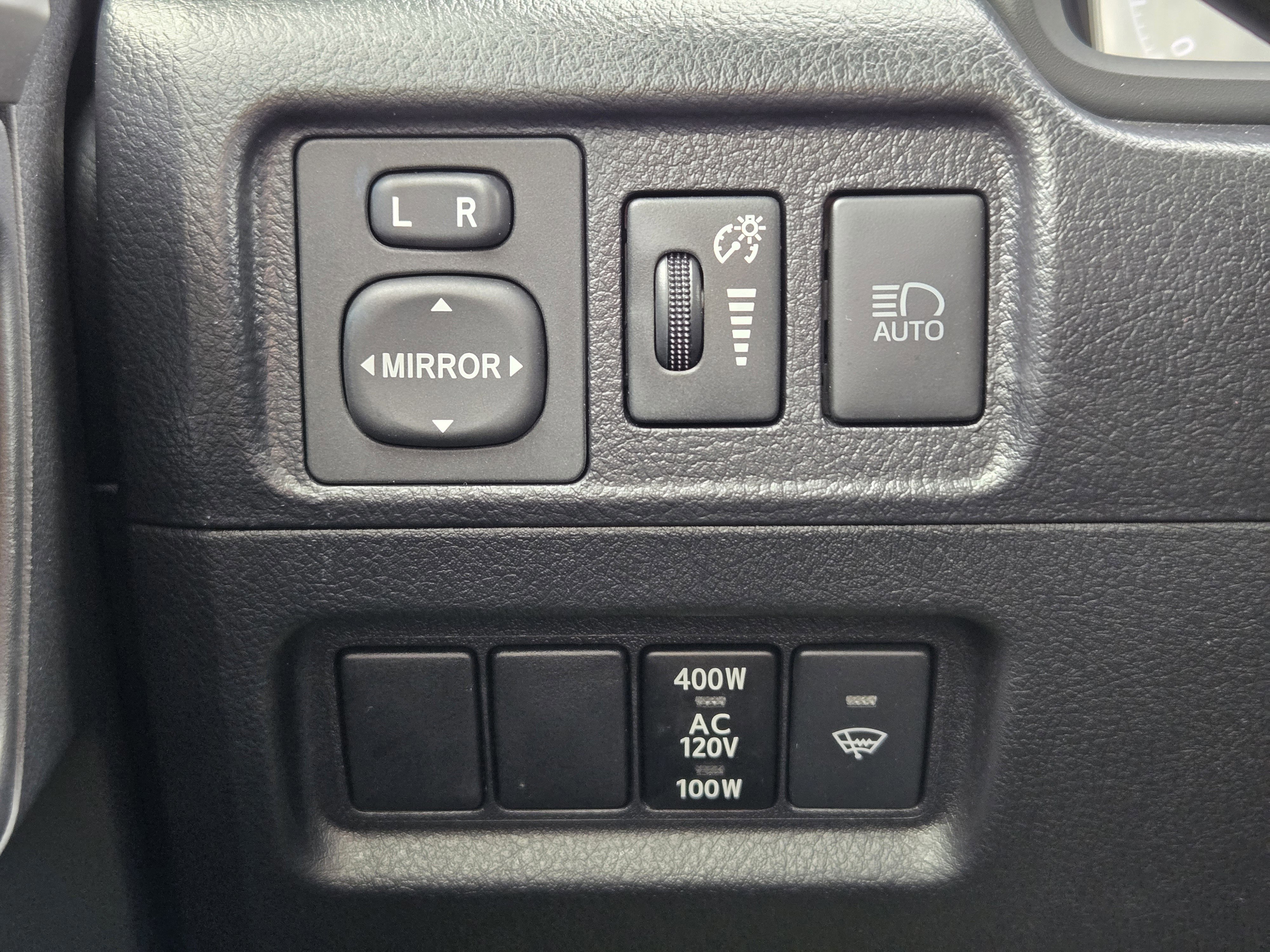 Used 2022 Toyota 4Runner SR5 Premium w/ Moonroof Package AWD/4WD image 21