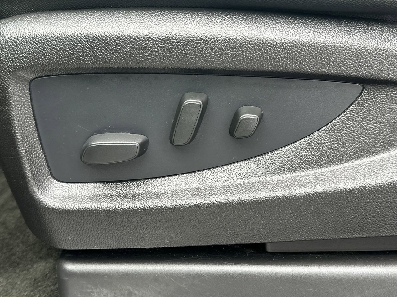 Used 2016 Chevrolet Tahoe LT image 18