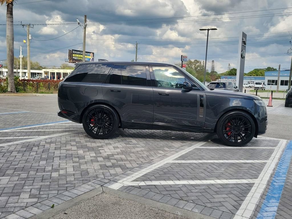 New 2026 Land Rover Range Rover SV image 6