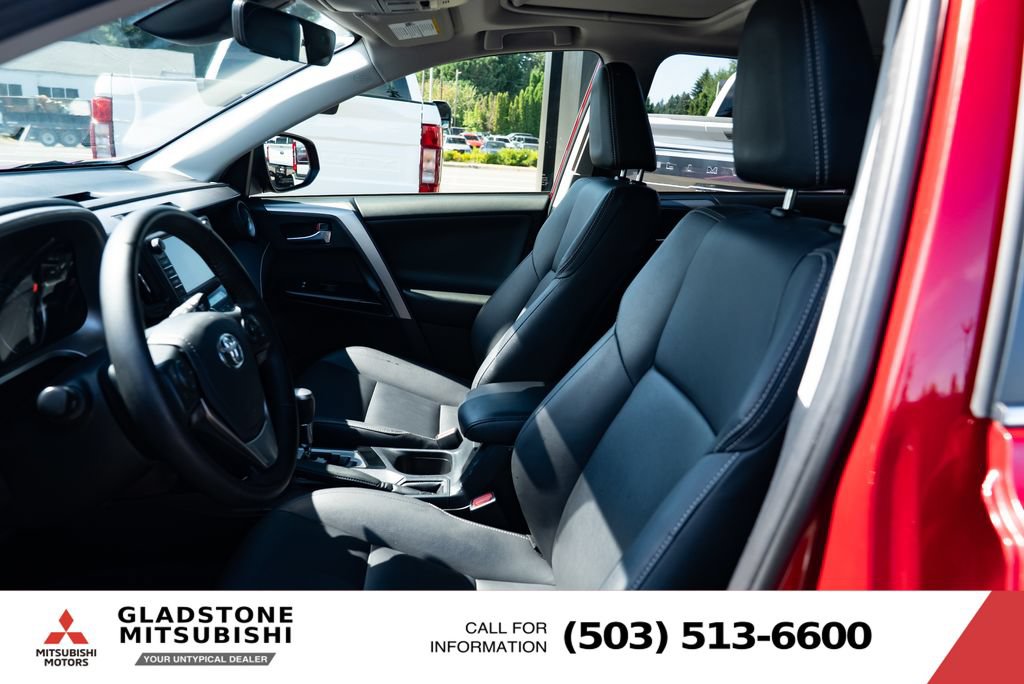 Used 2018 Toyota RAV4 Limited w/ Advanced Technology Package AWD/4WD image 19