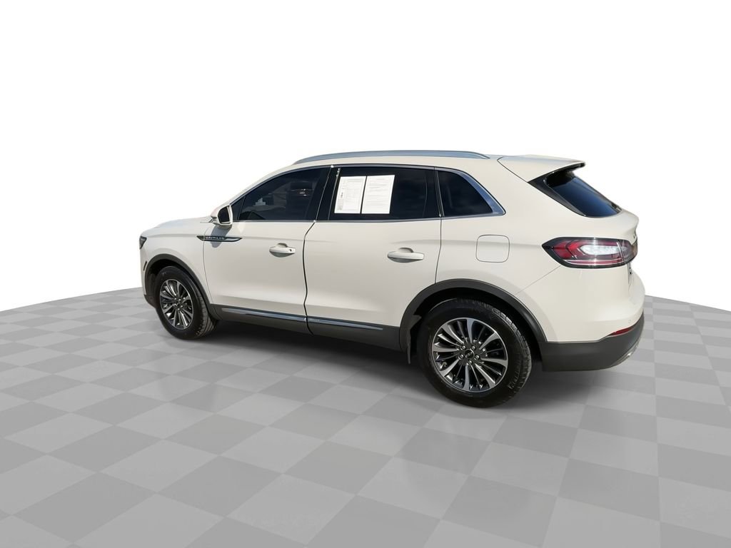Used 2023 Lincoln Nautilus FWD w/ Premium Package image 6