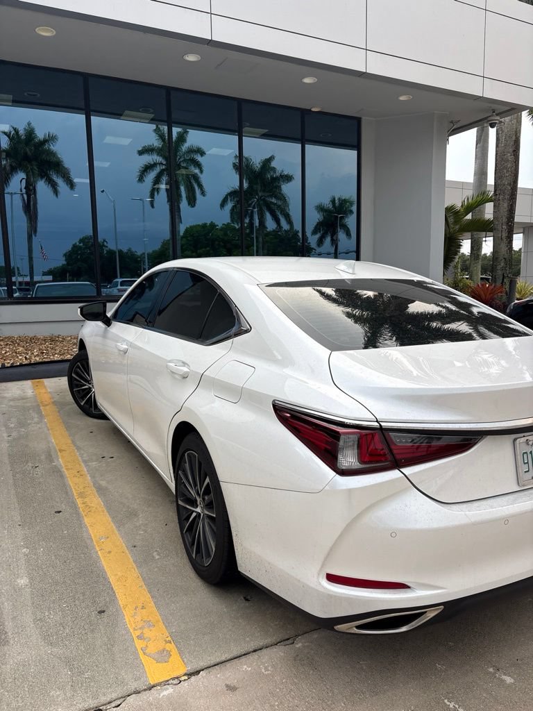 Used 2025 Lexus ES 350 w/ Premium Package FWD image 12